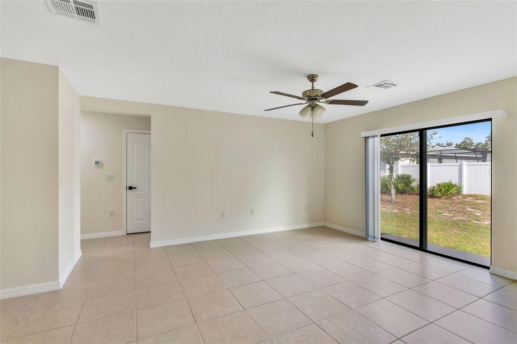 For Sale: $250,000 (3 beds, 2 baths, 1244 Square Feet)