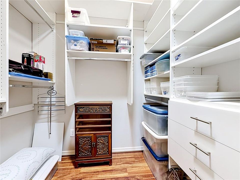 For Sale: $600,000 (3 beds, 2 baths, 1914 Square Feet)