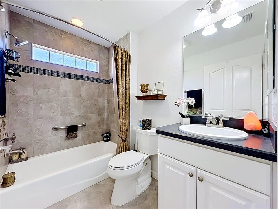 For Sale: $600,000 (3 beds, 2 baths, 1914 Square Feet)