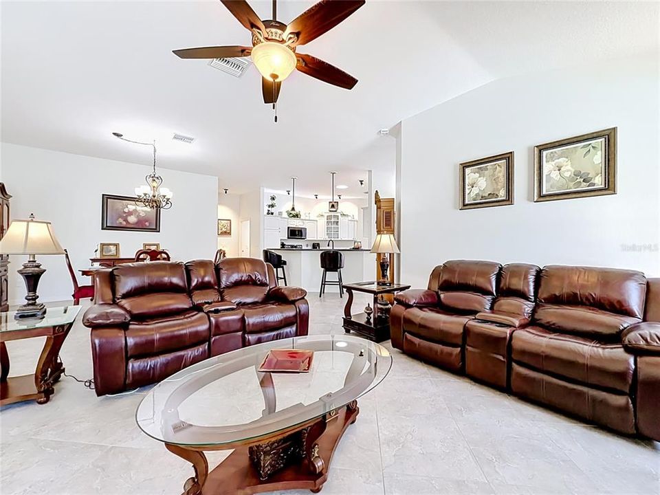 For Sale: $600,000 (3 beds, 2 baths, 1914 Square Feet)