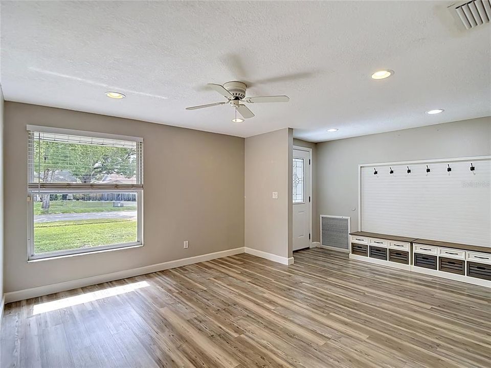 For Sale: $462,000 (4 beds, 2 baths, 1751 Square Feet)