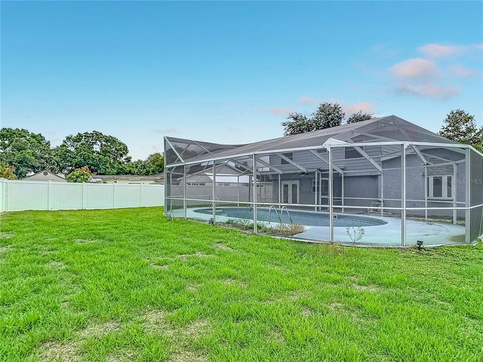 For Sale: $462,000 (4 beds, 2 baths, 1751 Square Feet)