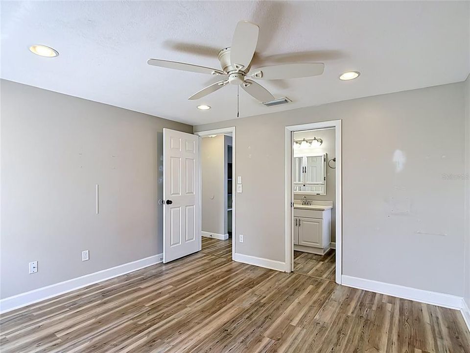 For Sale: $462,000 (4 beds, 2 baths, 1751 Square Feet)