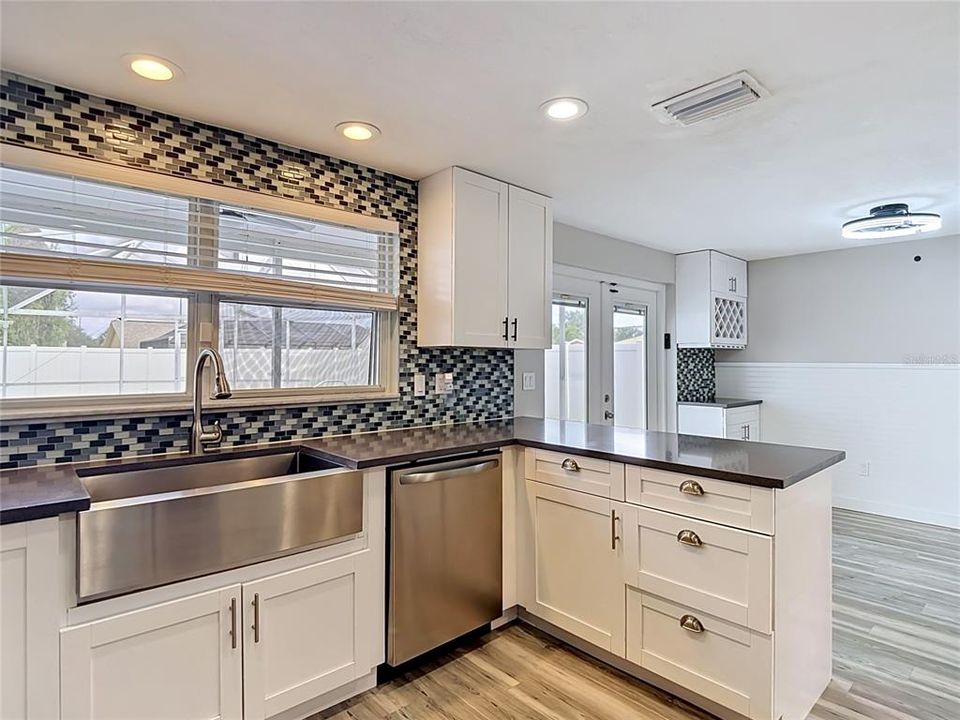 For Sale: $462,000 (4 beds, 2 baths, 1751 Square Feet)