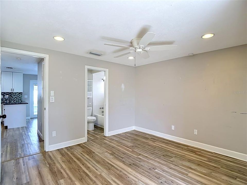 For Sale: $462,000 (4 beds, 2 baths, 1751 Square Feet)