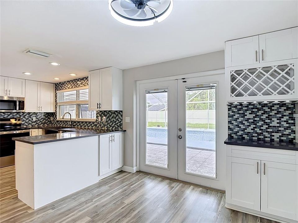 For Sale: $462,000 (4 beds, 2 baths, 1751 Square Feet)