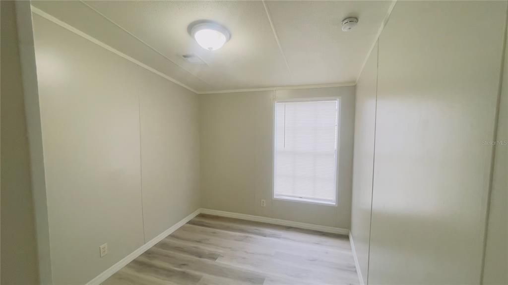 For Sale: $135,000 (3 beds, 2 baths, 1056 Square Feet)