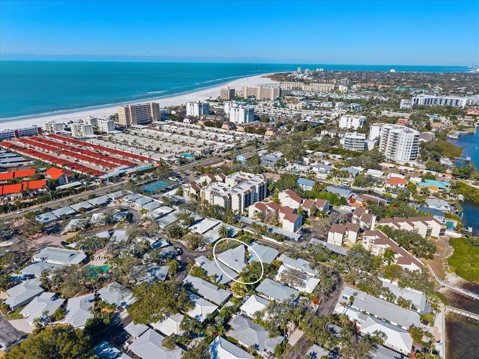 For Rent: $3,200 (2 beds, 2 baths, 1381 Square Feet)