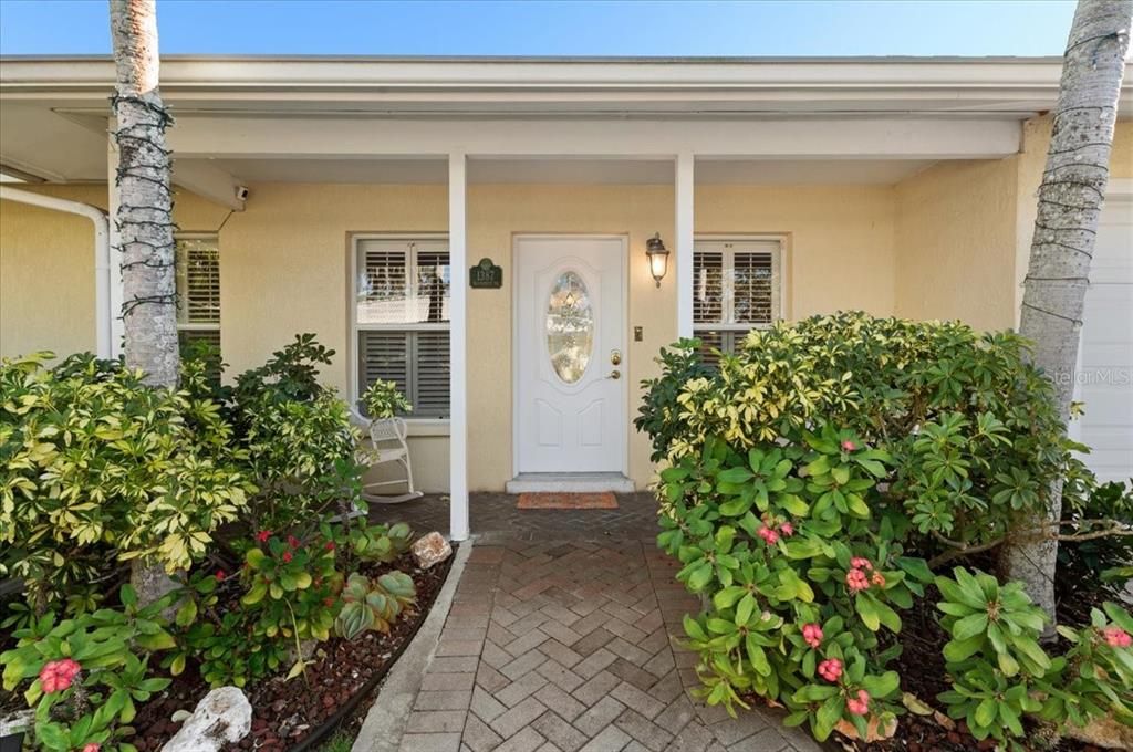 For Rent: $3,200 (2 beds, 2 baths, 1381 Square Feet)