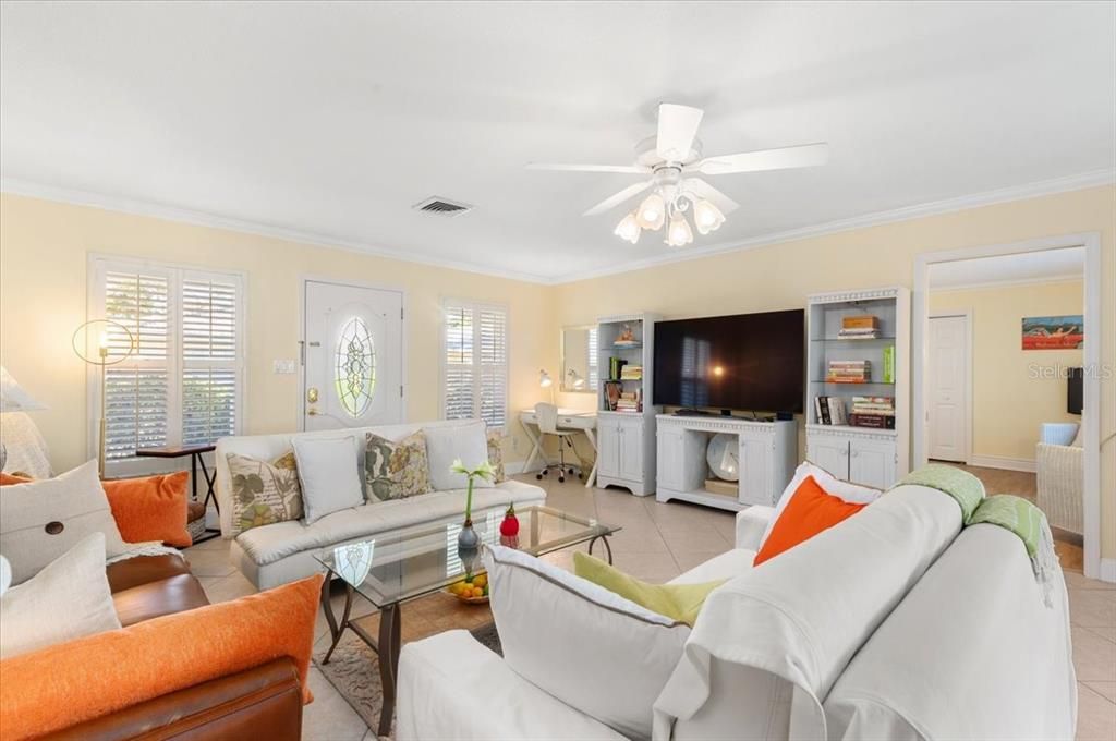 For Rent: $3,200 (2 beds, 2 baths, 1381 Square Feet)