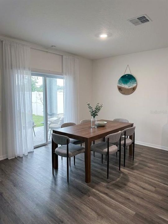 For Rent: $2,549 (4 beds, 2 baths, 1846 Square Feet)