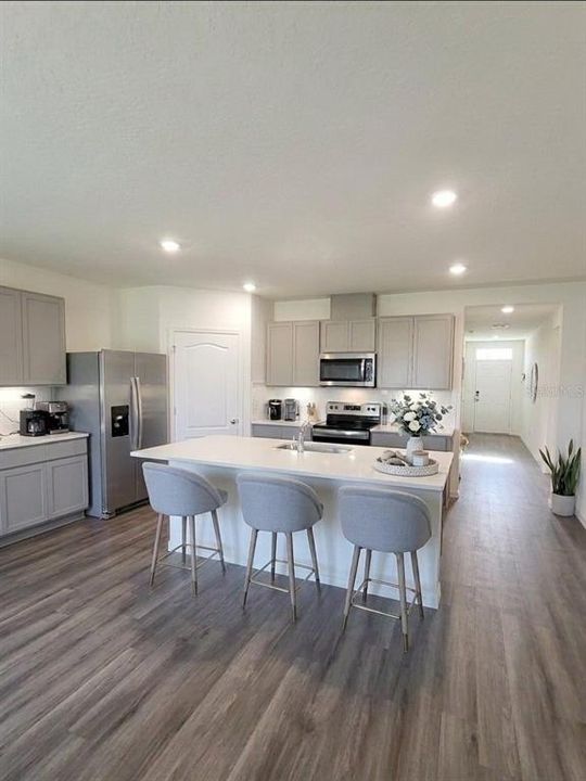 For Rent: $2,549 (4 beds, 2 baths, 1846 Square Feet)