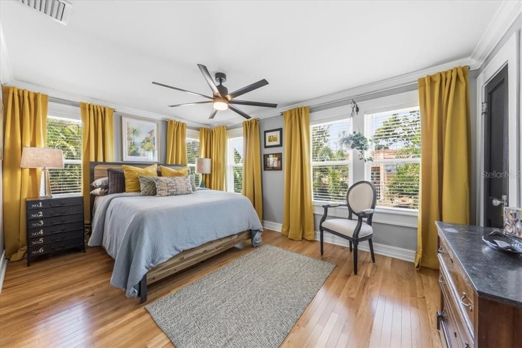 For Sale: $1,450,000 (4 beds, 4 baths, 2372 Square Feet)