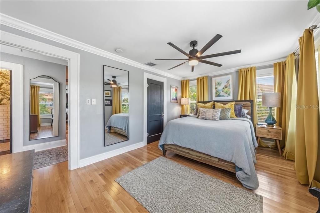 For Sale: $1,450,000 (4 beds, 4 baths, 2372 Square Feet)