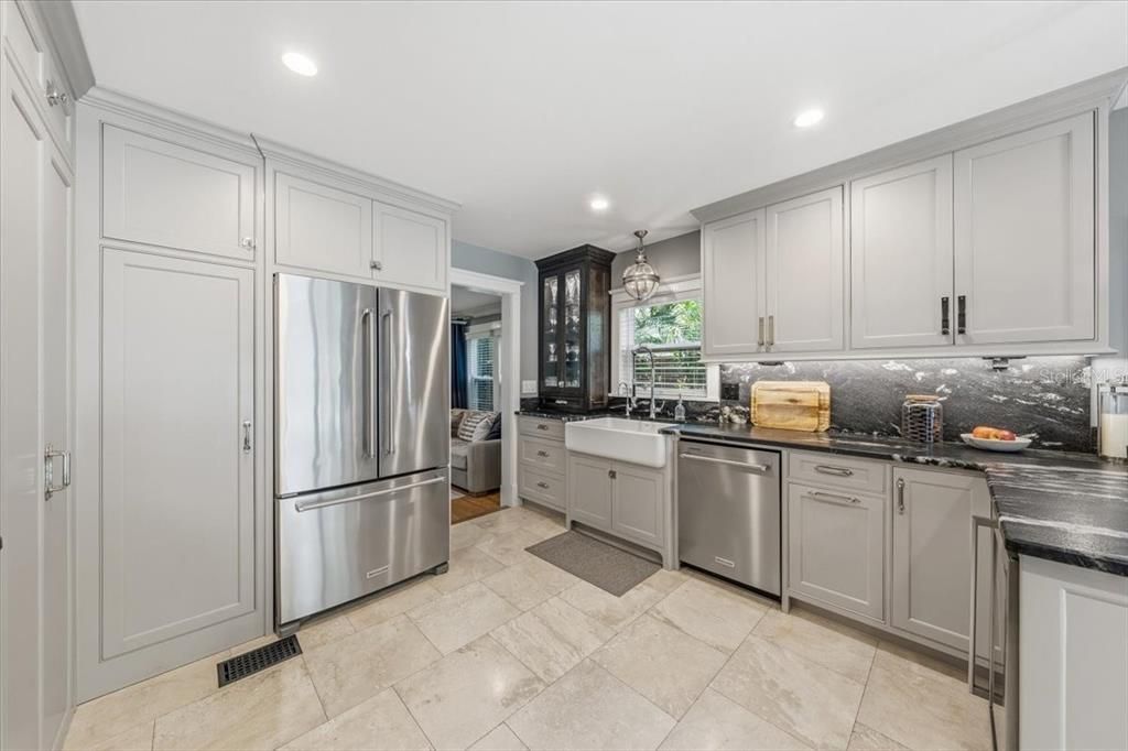 For Sale: $1,450,000 (4 beds, 4 baths, 2372 Square Feet)