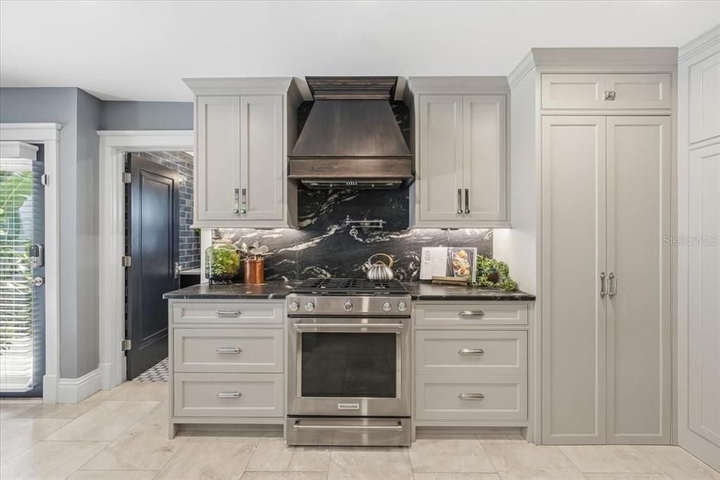 For Sale: $1,450,000 (4 beds, 4 baths, 2372 Square Feet)