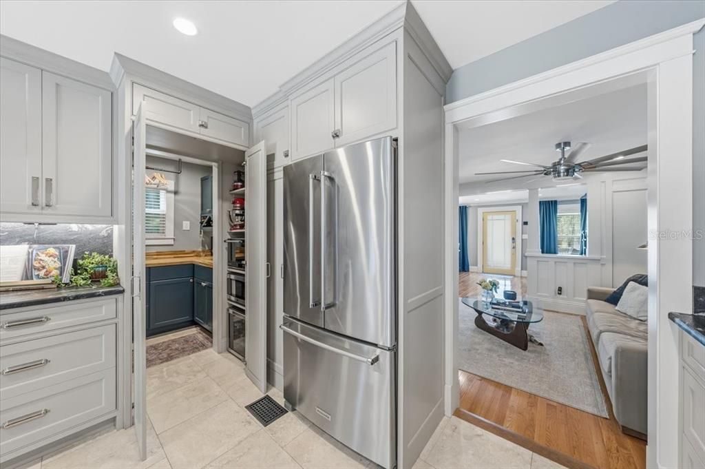 For Sale: $1,450,000 (4 beds, 4 baths, 2372 Square Feet)