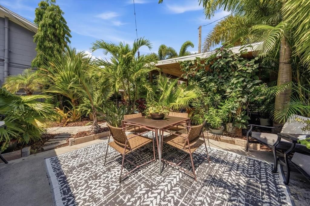 For Sale: $1,450,000 (4 beds, 4 baths, 2372 Square Feet)