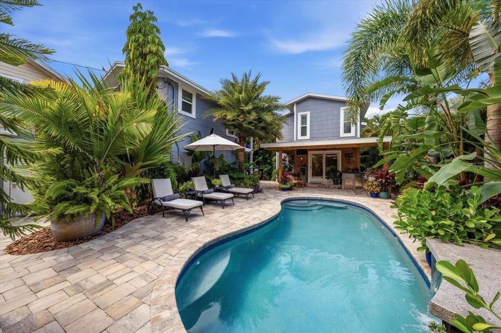 For Sale: $1,450,000 (4 beds, 4 baths, 2372 Square Feet)