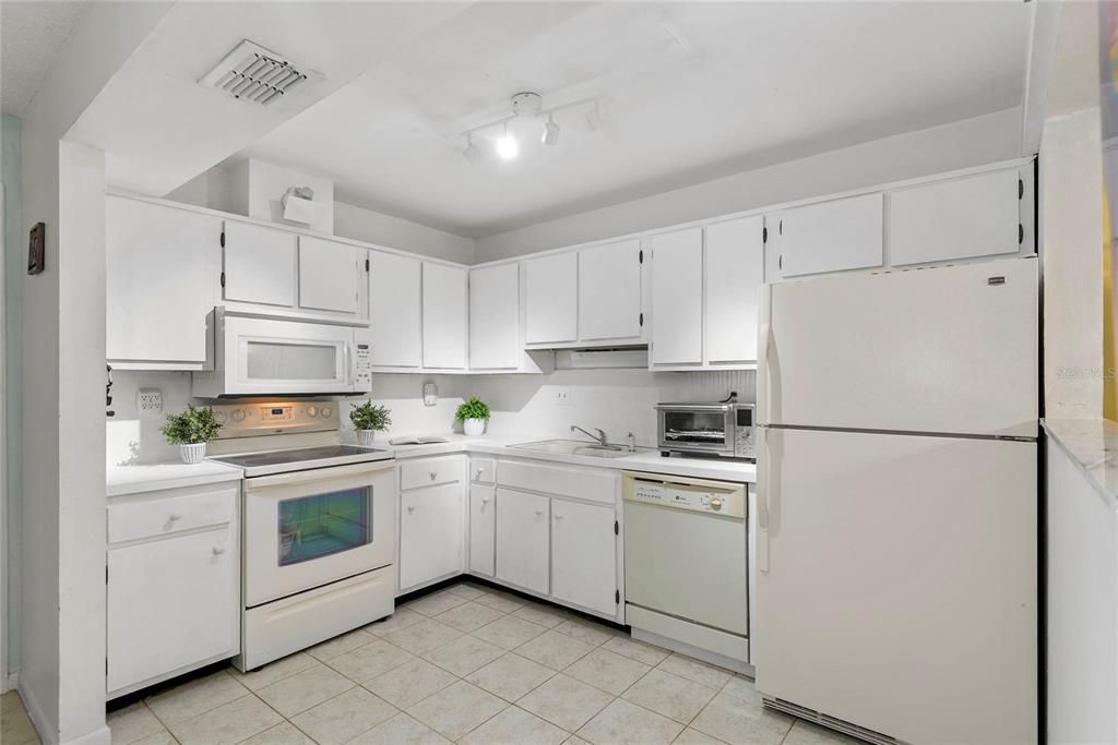 En Venta: $235,000 (3 camas, 2 baños, 1256 Pies cuadrados)