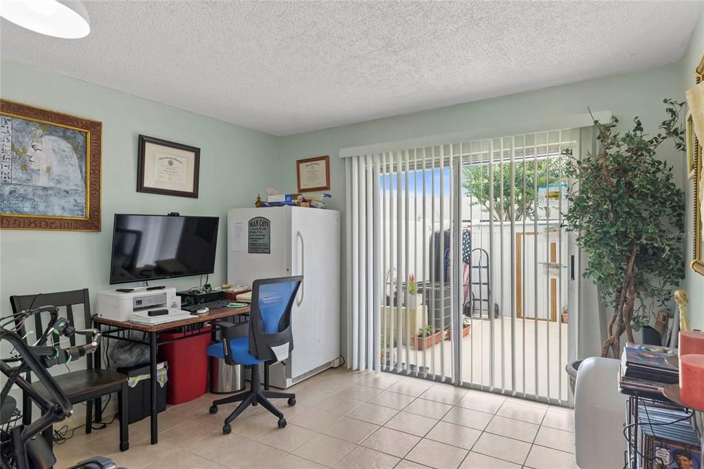 En Venta: $235,000 (3 camas, 2 baños, 1256 Pies cuadrados)