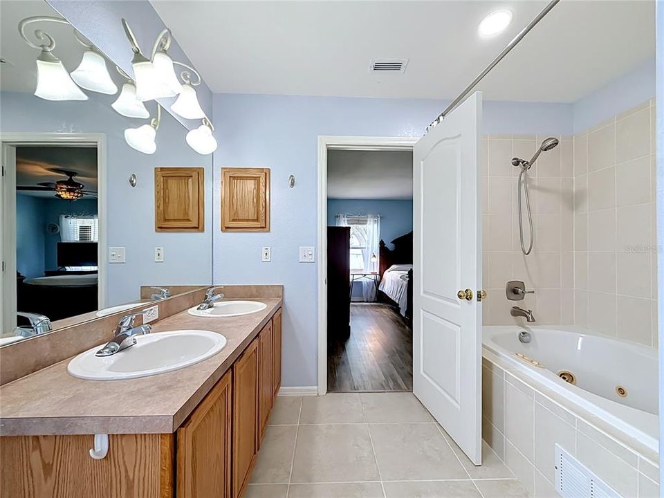 For Sale: $339,900 (3 beds, 2 baths, 1610 Square Feet)