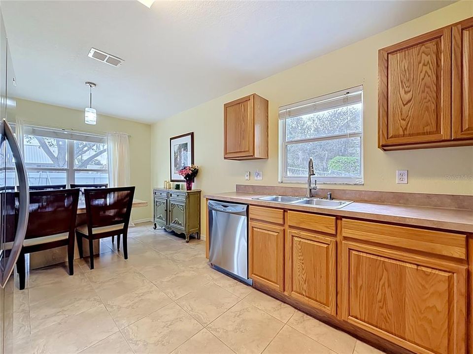 For Sale: $339,900 (3 beds, 2 baths, 1610 Square Feet)