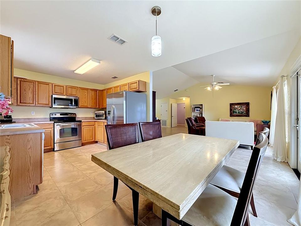 For Sale: $339,900 (3 beds, 2 baths, 1610 Square Feet)