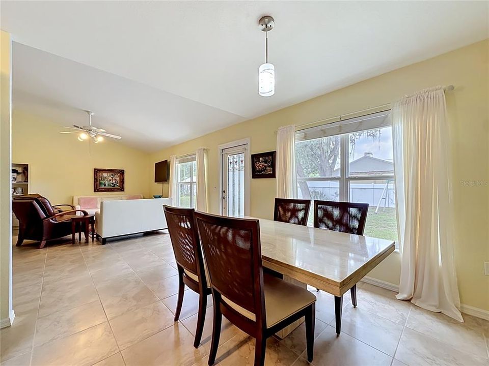 For Sale: $339,900 (3 beds, 2 baths, 1610 Square Feet)