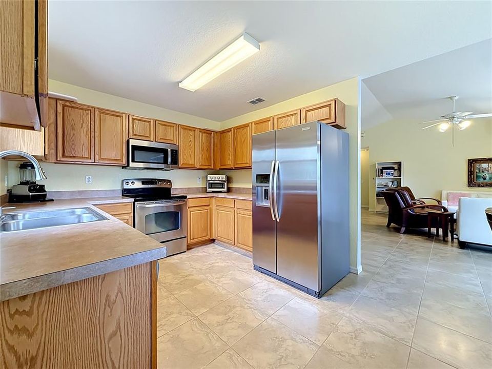 For Sale: $339,900 (3 beds, 2 baths, 1610 Square Feet)