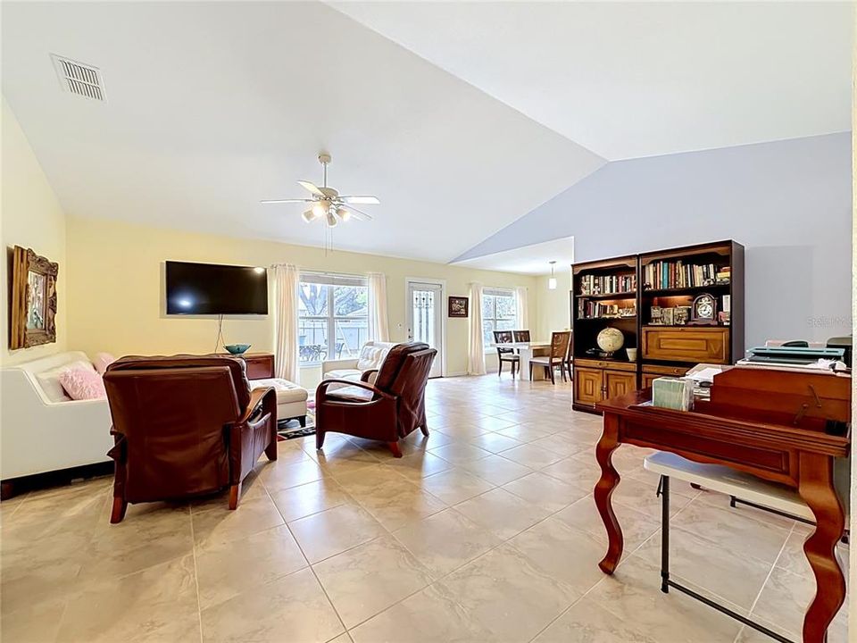 For Sale: $339,900 (3 beds, 2 baths, 1610 Square Feet)