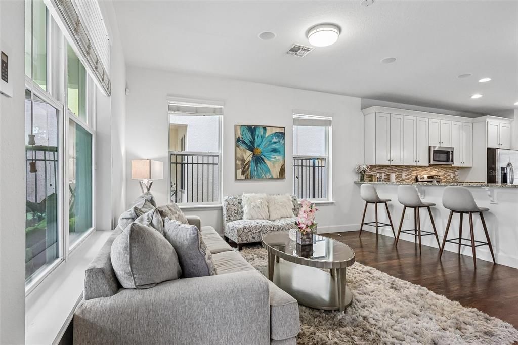For Sale: $550,000 (3 beds, 2 baths, 1984 Square Feet)