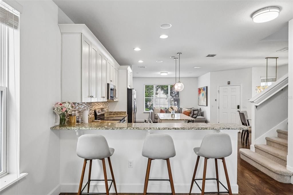 For Sale: $550,000 (3 beds, 2 baths, 1984 Square Feet)