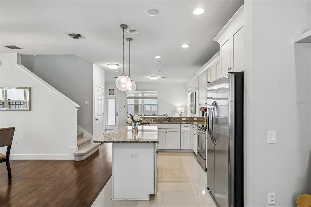 For Sale: $550,000 (3 beds, 2 baths, 1984 Square Feet)