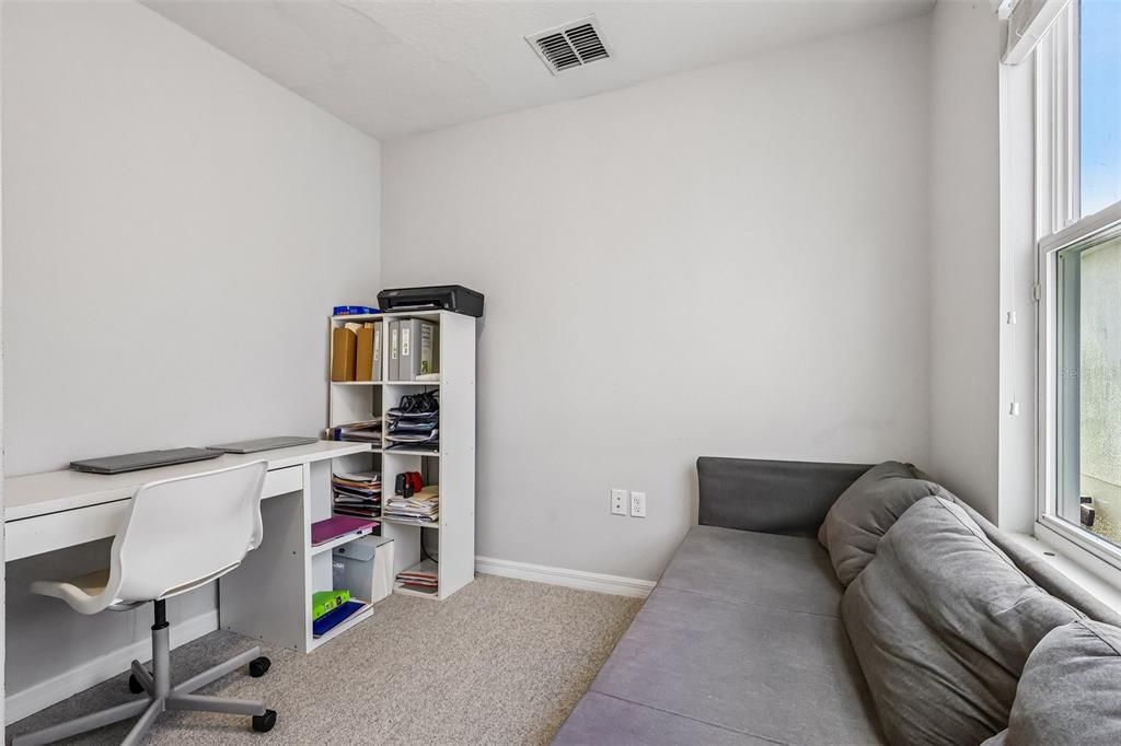 For Sale: $550,000 (3 beds, 2 baths, 1984 Square Feet)