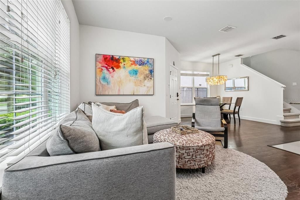 For Sale: $550,000 (3 beds, 2 baths, 1984 Square Feet)