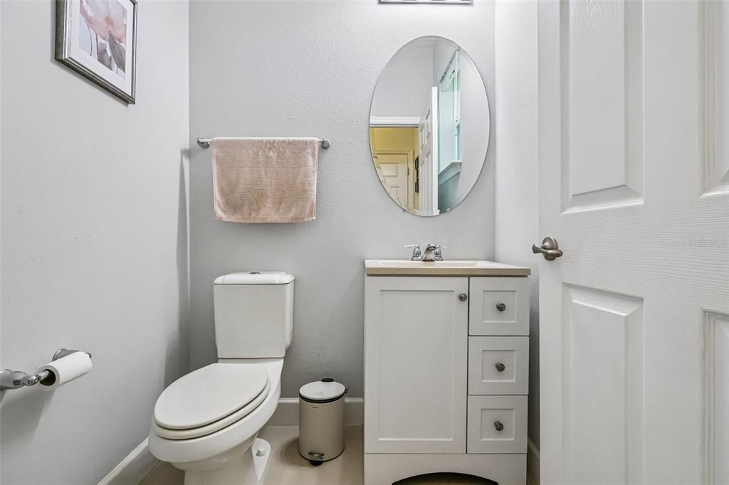For Sale: $550,000 (3 beds, 2 baths, 1984 Square Feet)