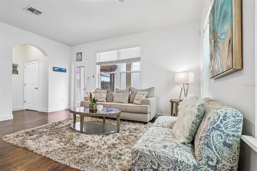 For Sale: $550,000 (3 beds, 2 baths, 1984 Square Feet)