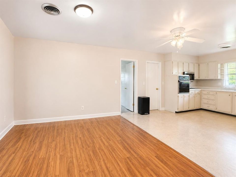 For Rent: $2,400 (3 beds, 2 baths, 2224 Square Feet)