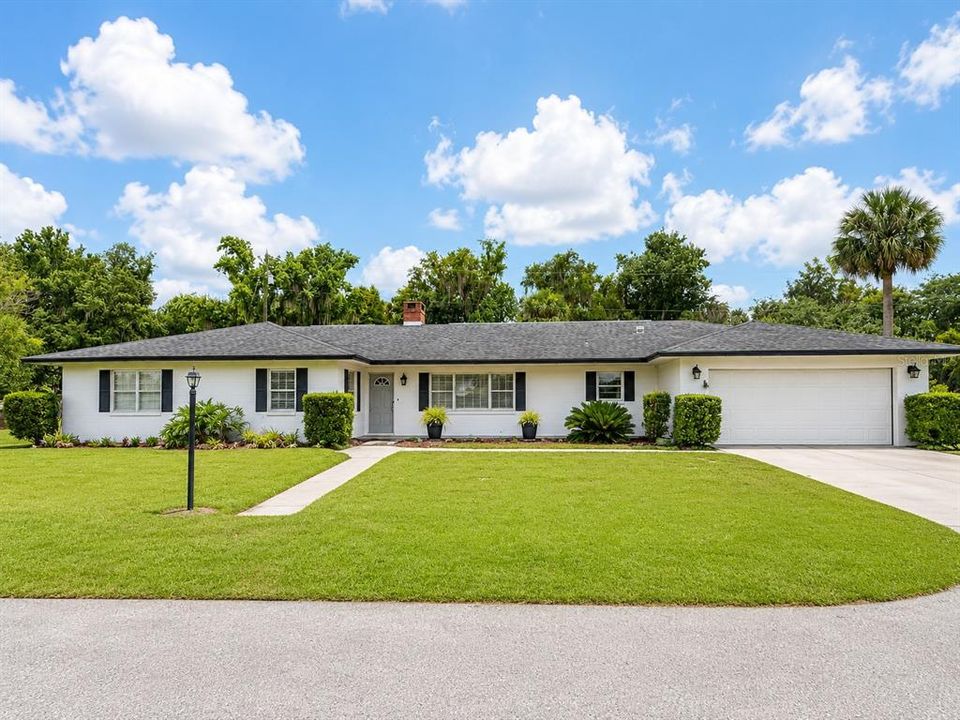 For Rent: $2,400 (3 beds, 2 baths, 2224 Square Feet)