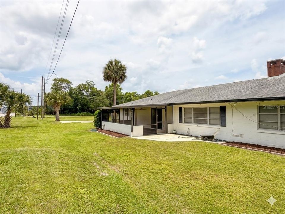For Rent: $2,400 (3 beds, 2 baths, 2224 Square Feet)