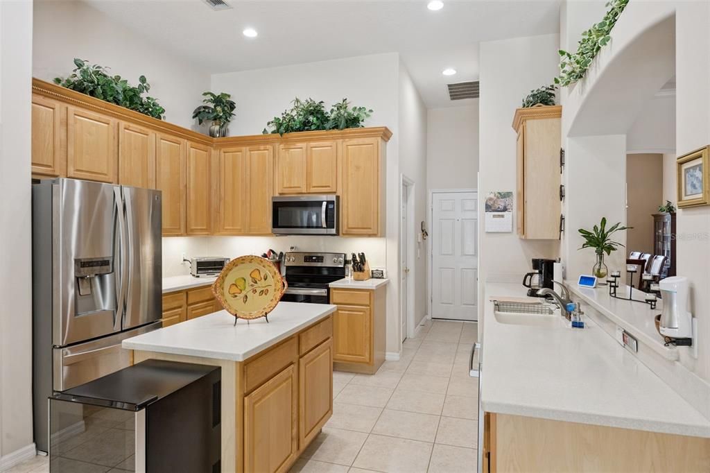 For Sale: $679,000 (4 beds, 4 baths, 3190 Square Feet)