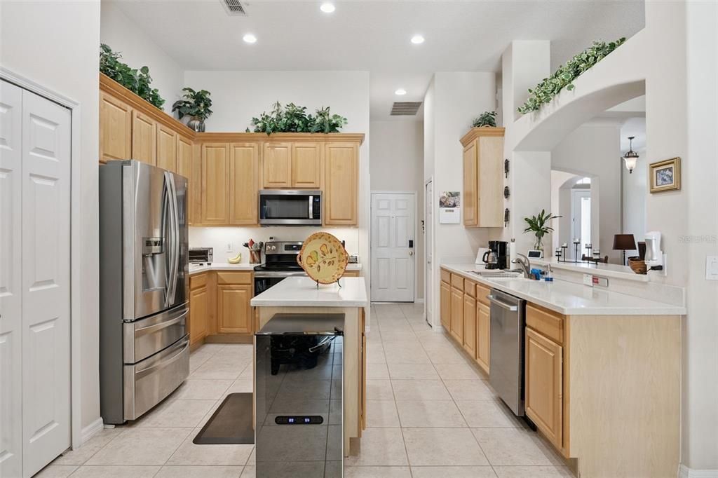 For Sale: $679,000 (4 beds, 4 baths, 3190 Square Feet)