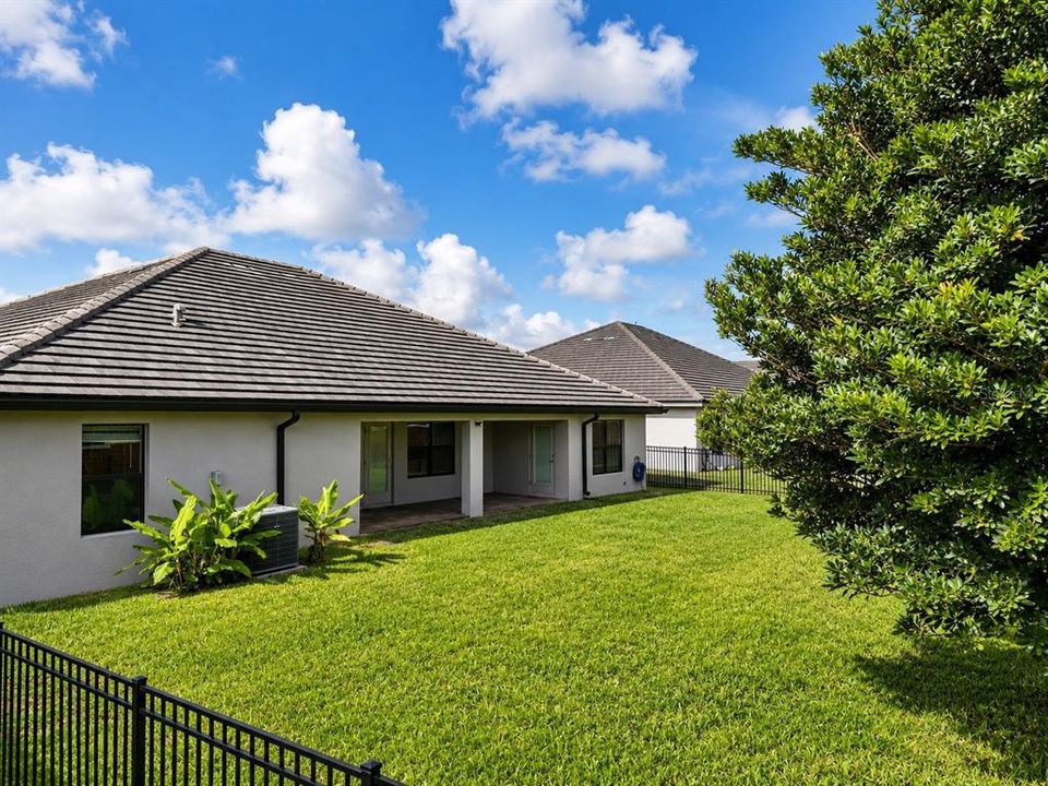 For Sale: $514,500 (4 beds, 3 baths, 2572 Square Feet)