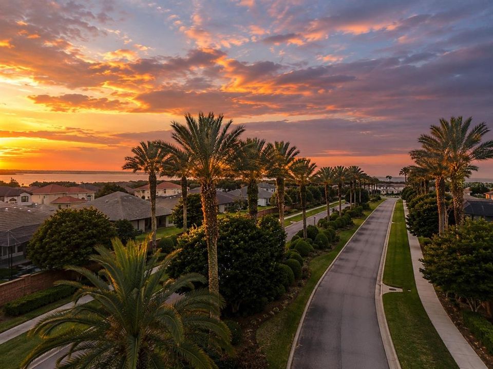 For Sale: $514,500 (4 beds, 3 baths, 2572 Square Feet)
