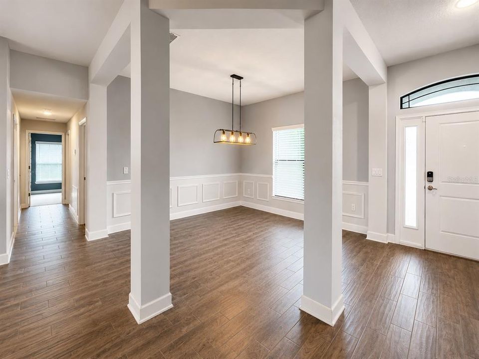 For Sale: $514,500 (4 beds, 3 baths, 2572 Square Feet)