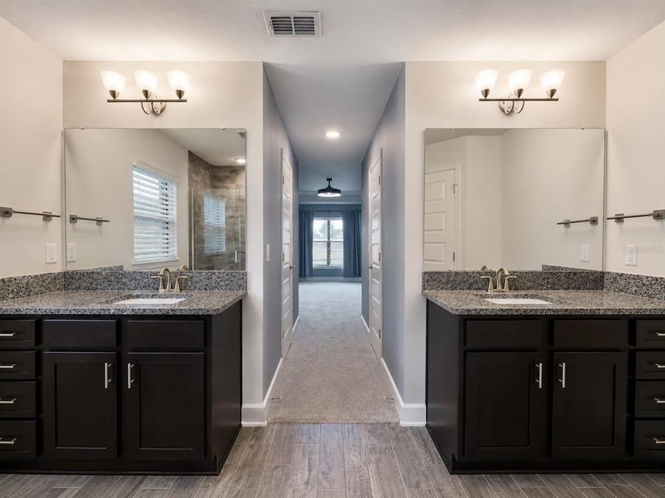 For Sale: $514,500 (4 beds, 3 baths, 2572 Square Feet)