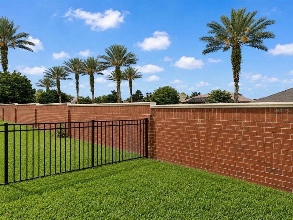 For Sale: $514,500 (4 beds, 3 baths, 2572 Square Feet)
