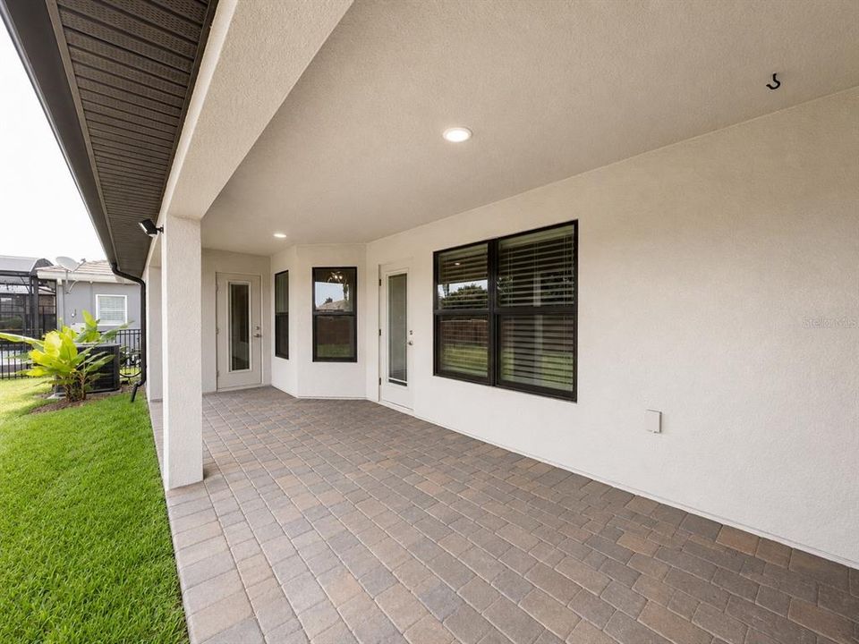 For Sale: $514,500 (4 beds, 3 baths, 2572 Square Feet)