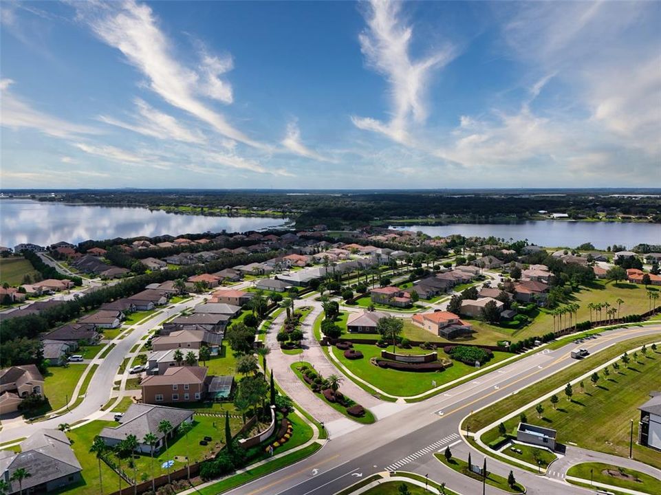 For Sale: $514,500 (4 beds, 3 baths, 2572 Square Feet)